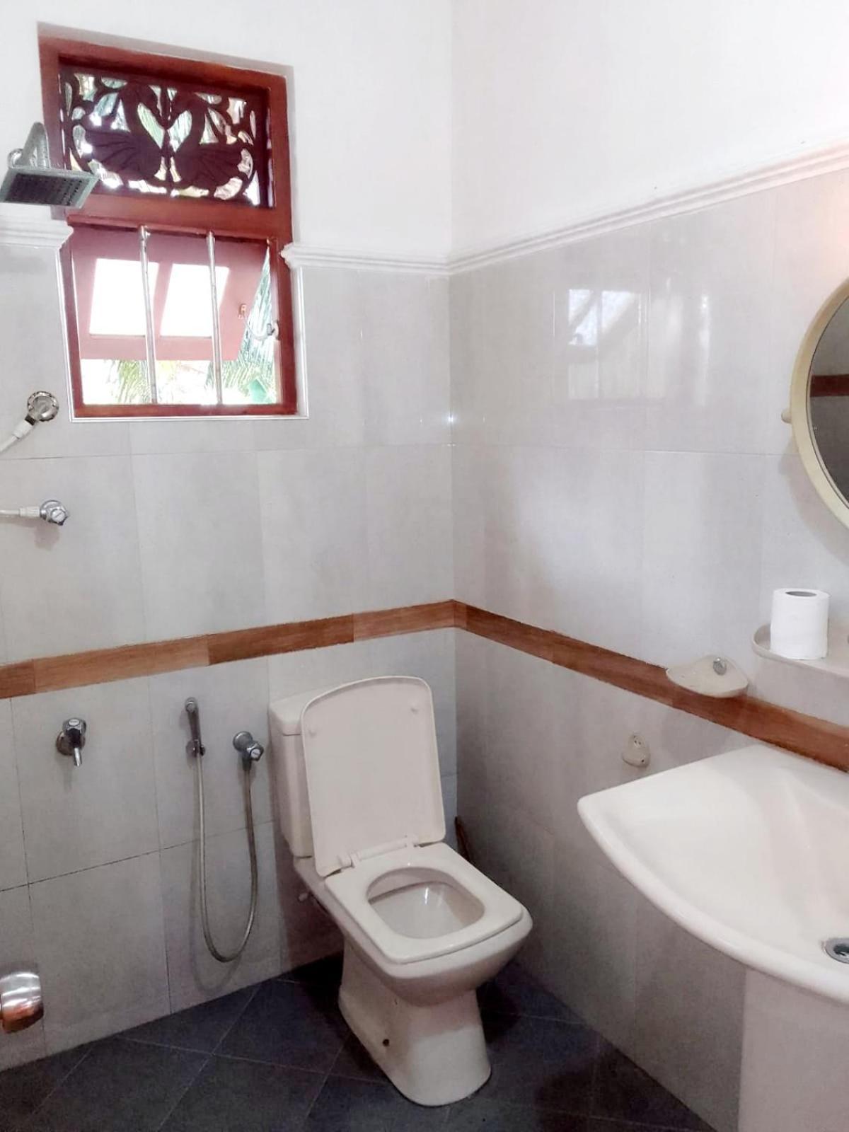 Nisadi Villa Бентота Екстериор снимка