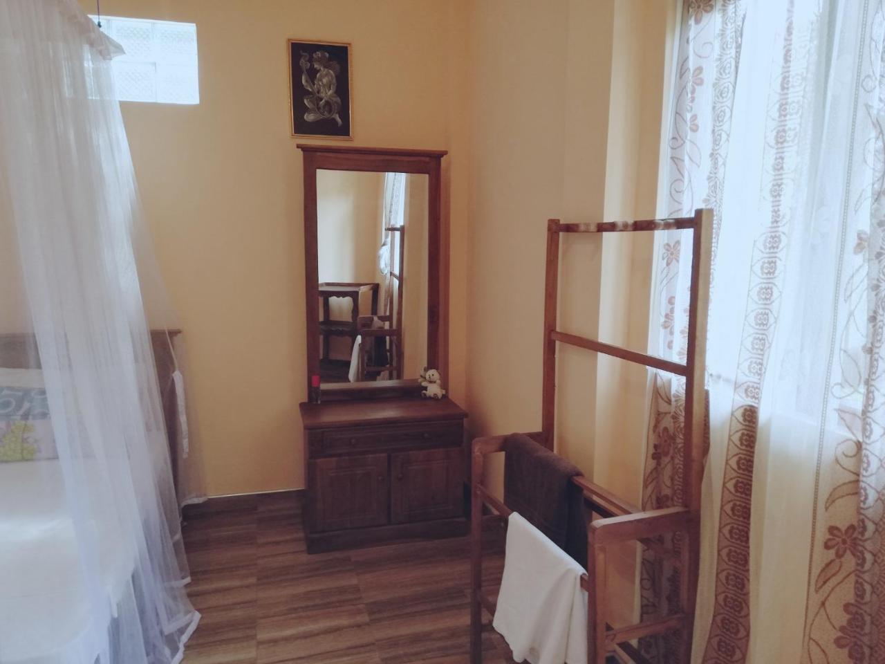 Nisadi Villa Бентота Екстериор снимка